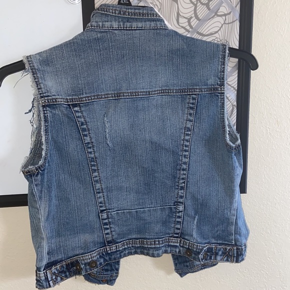 Jean Vest - Picture 2 of 3